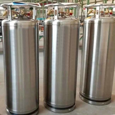 LNG 175 ลิตร Cryogenic Dewar กระบอก 1.4MPa ไนโตรเจนเหลวถังความดันอาคาร