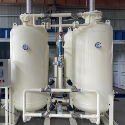 เครื่องผลิตออกซิเจน PSA อายุ 8-10 ปี ระยะเวลาใช้งาน 220V / 50Hz พลังงานไฟฟ้าและอุณหภูมิการทํางาน 5-45 °C สําหรับการใช้งานในอุตสาหกรรม